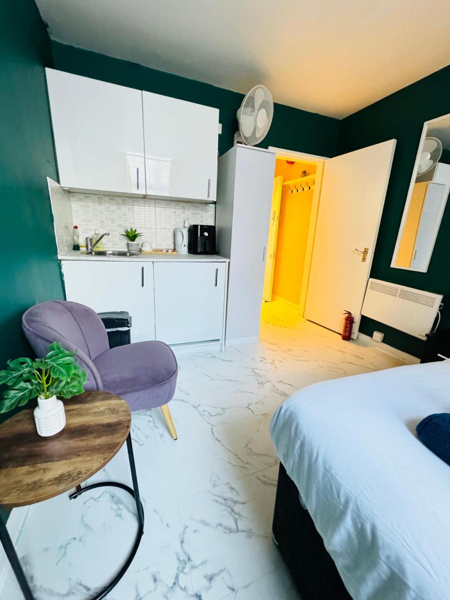Private Studio Flat In City 1190 London Eksteriør billede