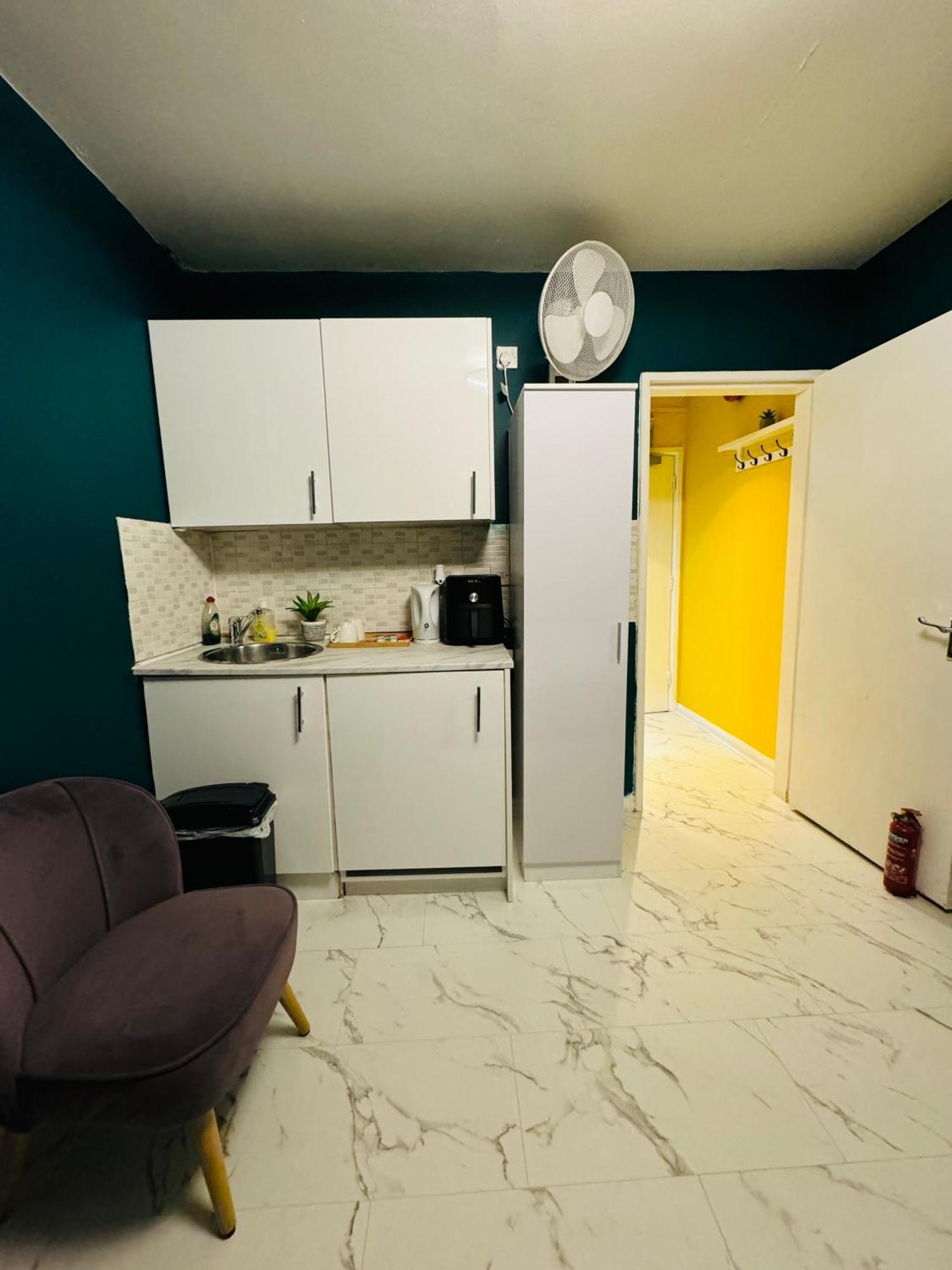 Private Studio Flat In City 1190 London Eksteriør billede